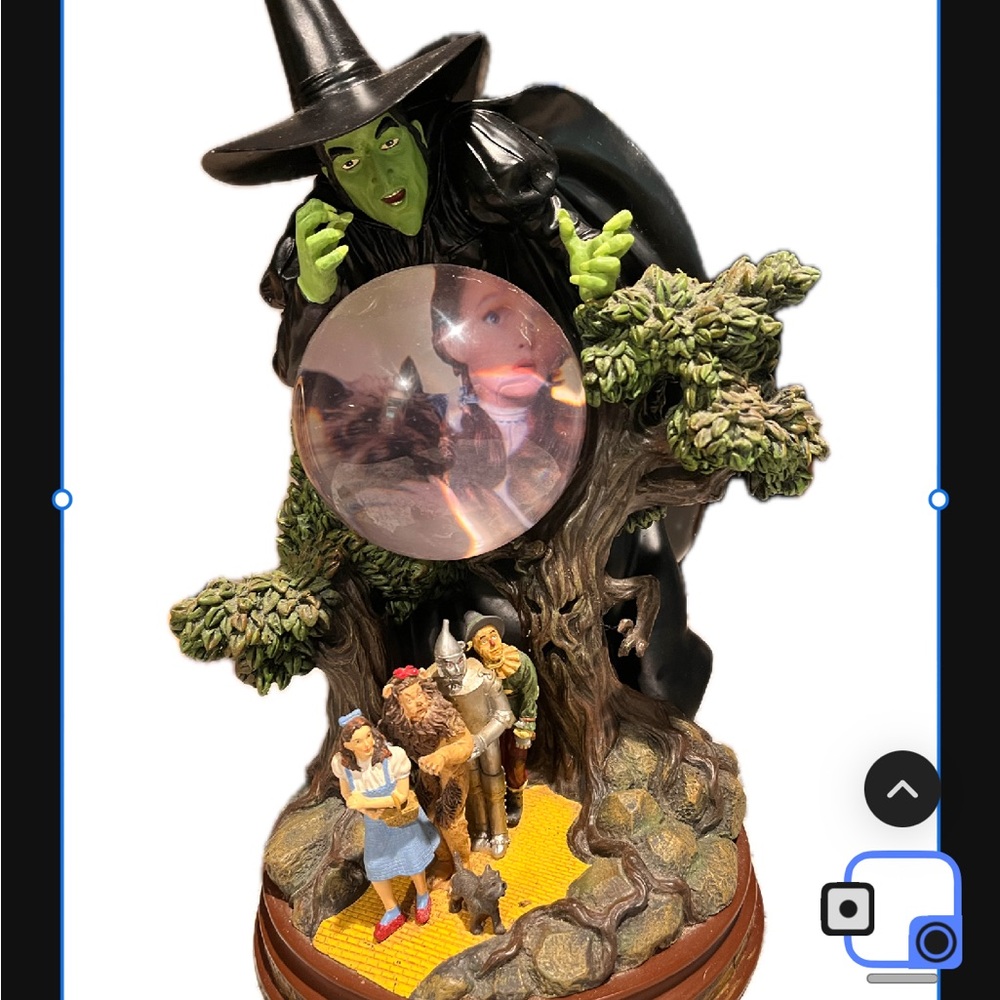 The Bradford Exchange Wizard of Oz Figurine with Green and Black Accents